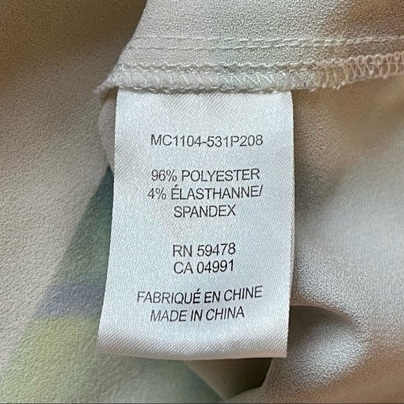 Kenar Sleeveless Blouse - Picture 3 of 3